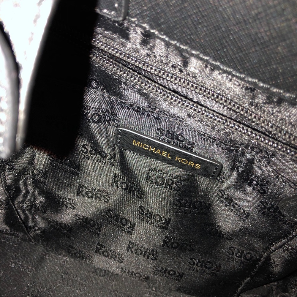 Michael Kors purse - Picture 8 of 8